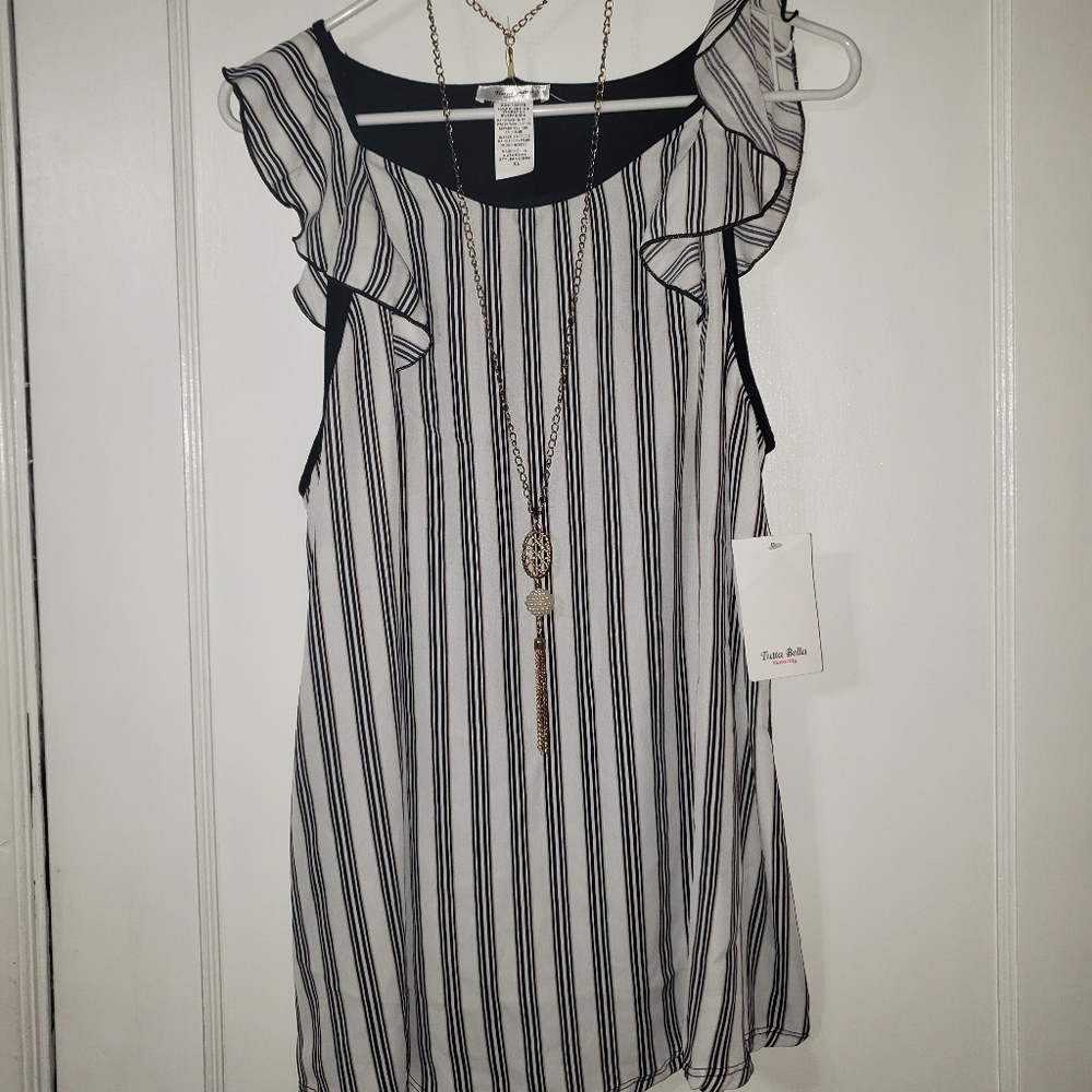 Cute maternity top!°